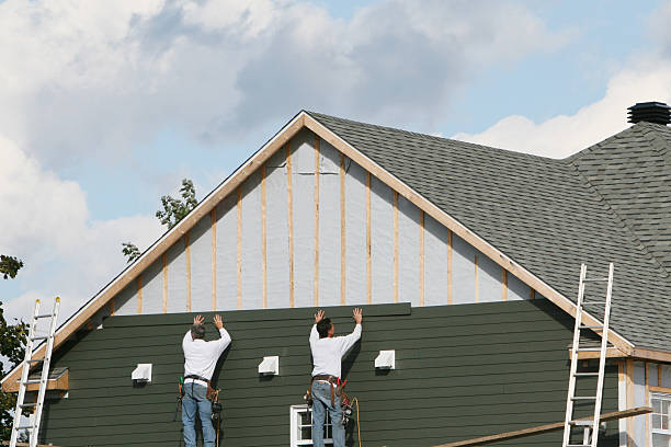 Professional Siding technician working in Honey Grove, PA